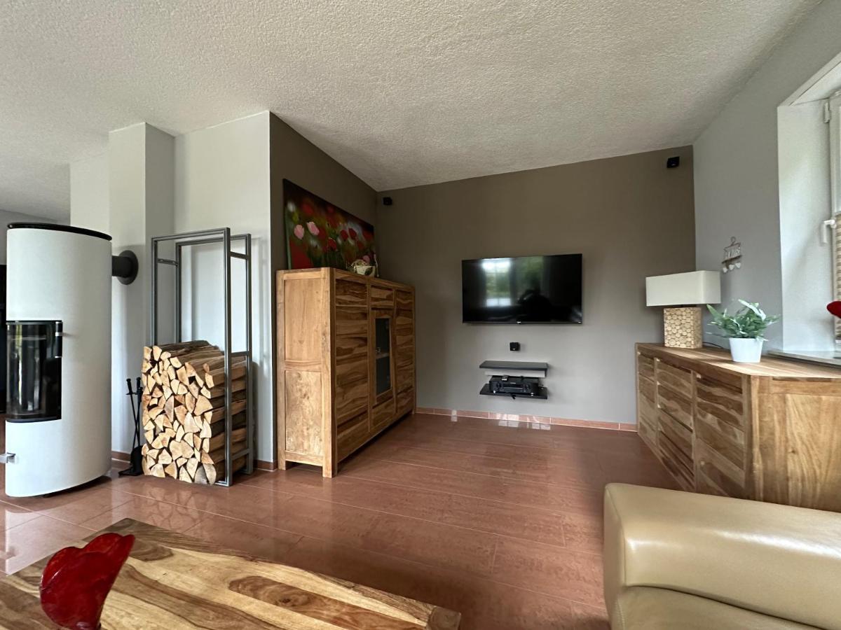 Stadtvilla In Leipzig 7 Personen 3 Schlafzimmer 2 Baeder Garten Und Terrasse Zentral Gelegen Messe Innenstadt Seen Exterior foto