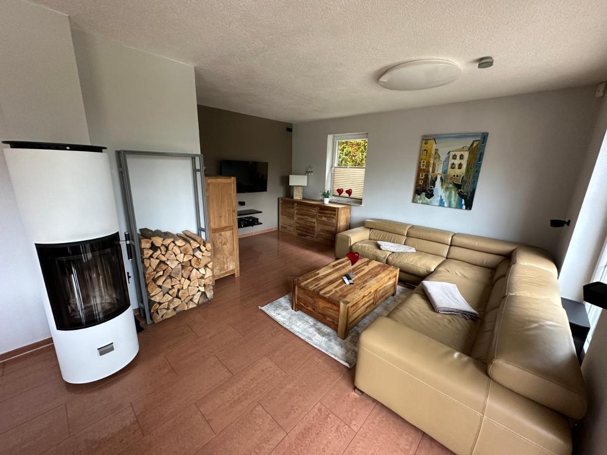 Stadtvilla In Leipzig 7 Personen 3 Schlafzimmer 2 Baeder Garten Und Terrasse Zentral Gelegen Messe Innenstadt Seen Exterior foto
