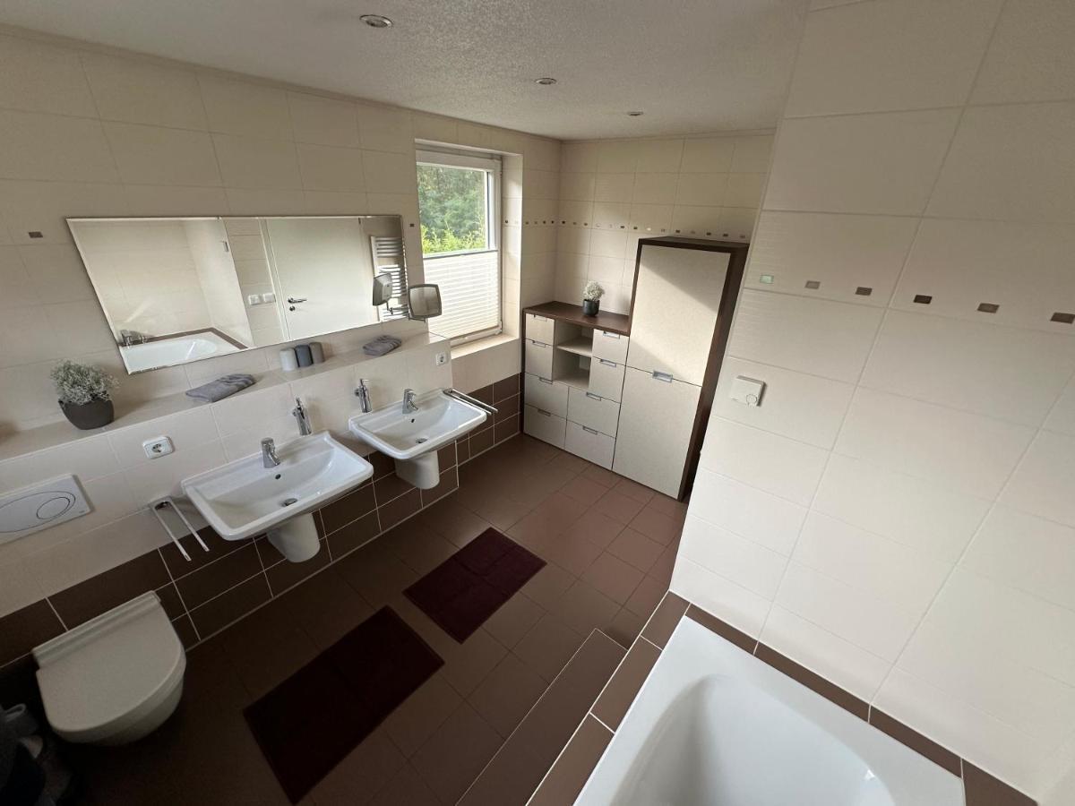 Stadtvilla In Leipzig 7 Personen 3 Schlafzimmer 2 Baeder Garten Und Terrasse Zentral Gelegen Messe Innenstadt Seen Exterior foto